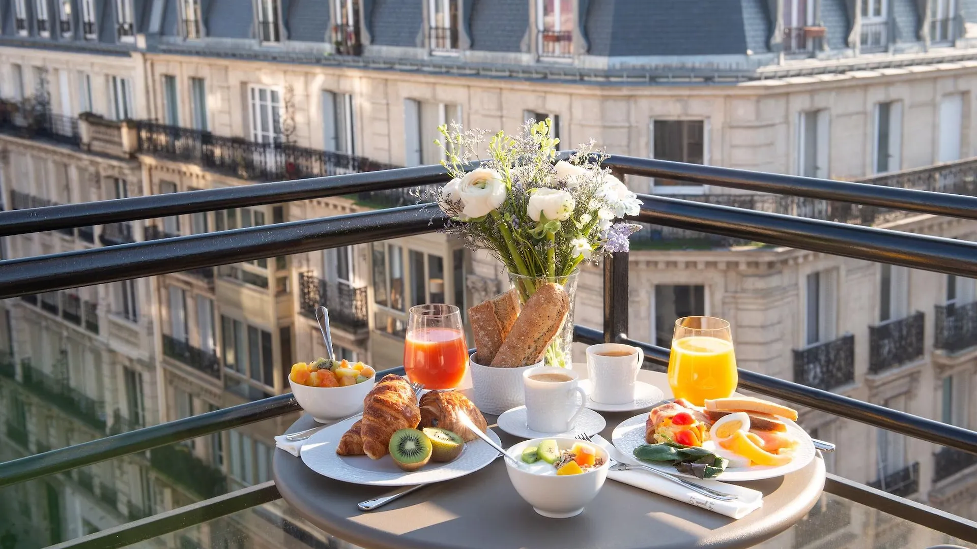 Yllen Eiffel Hotel 4*