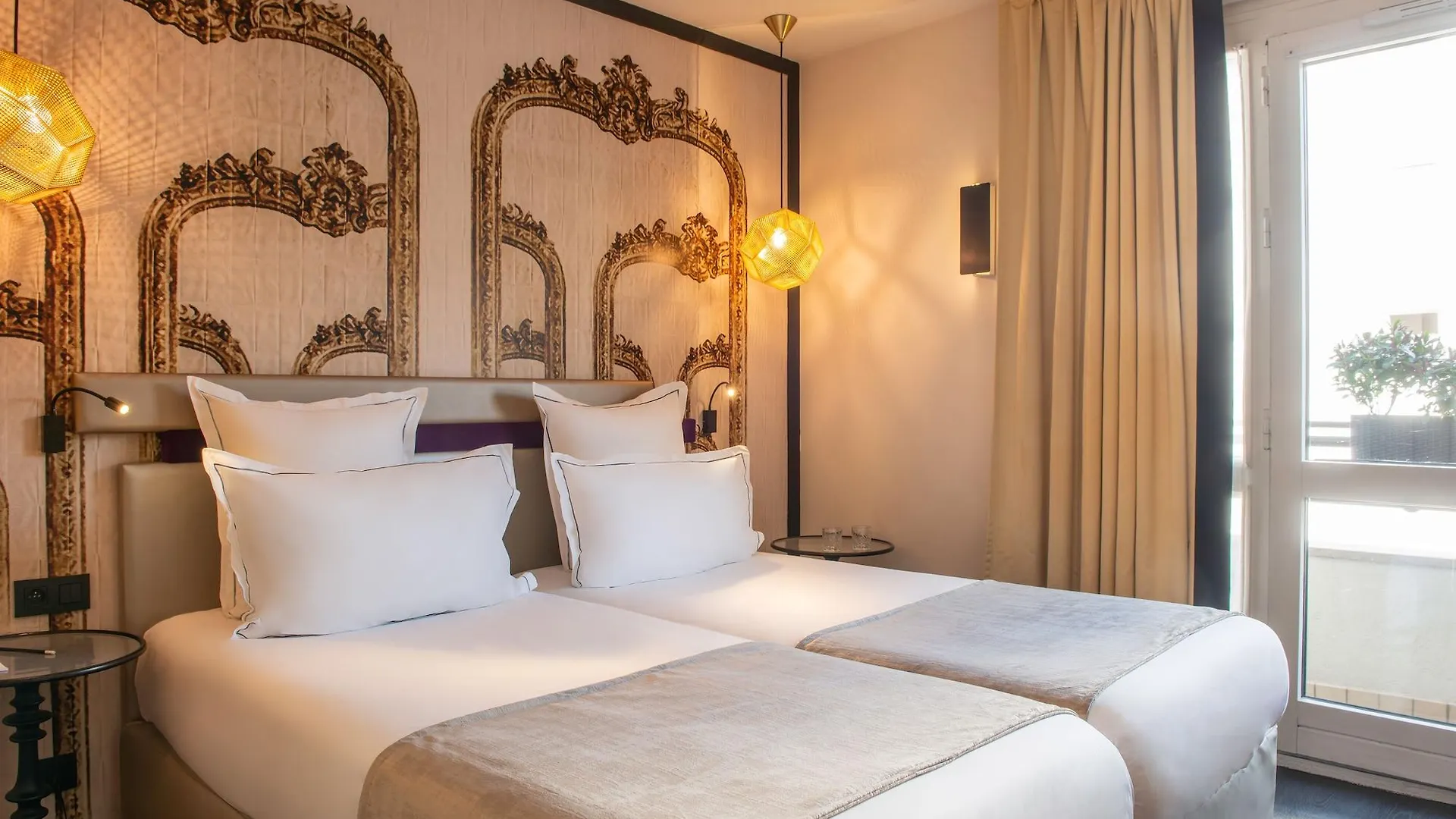 Yllen Eiffel Hotel