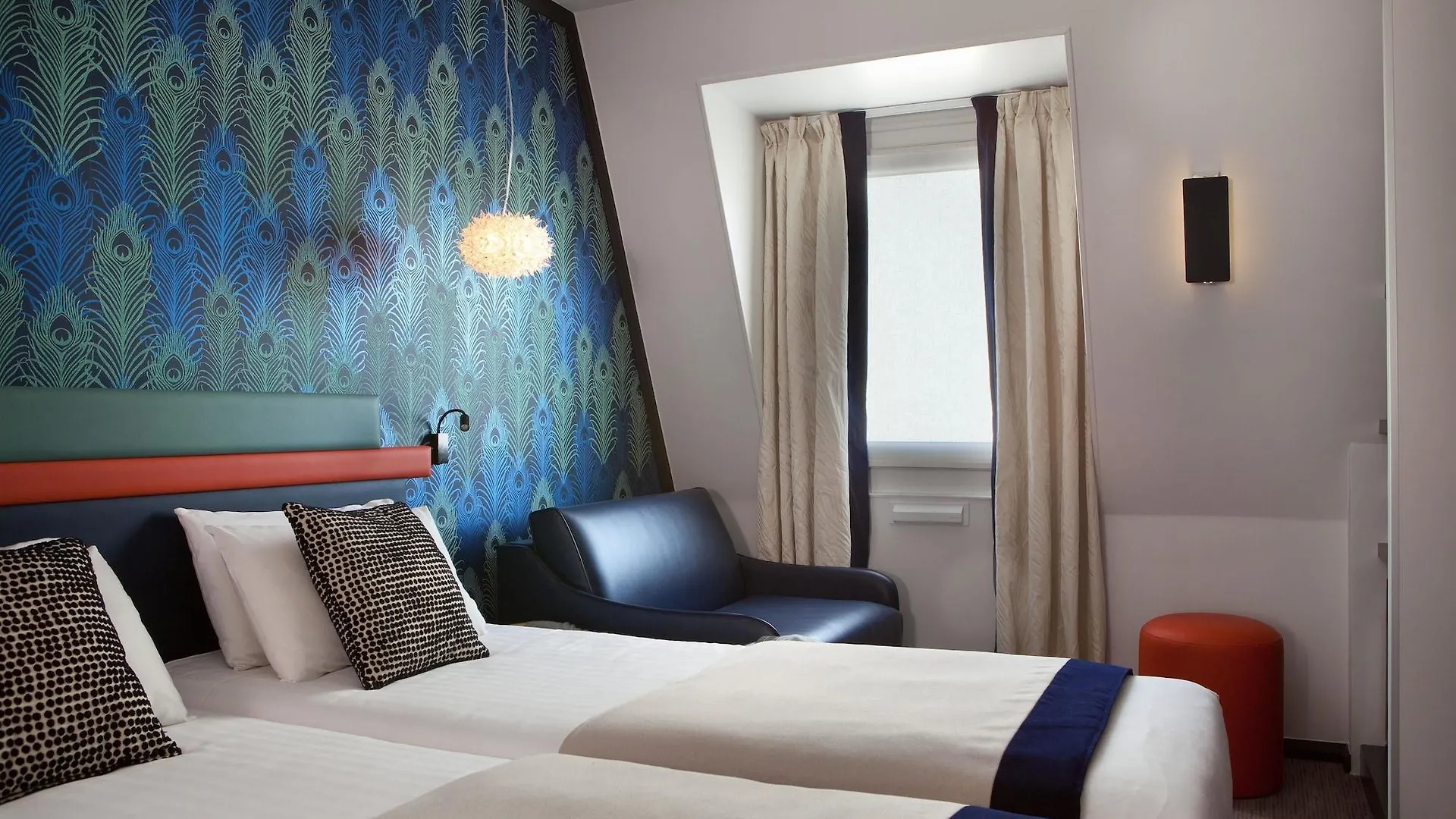 Yllen Eiffel Hotel