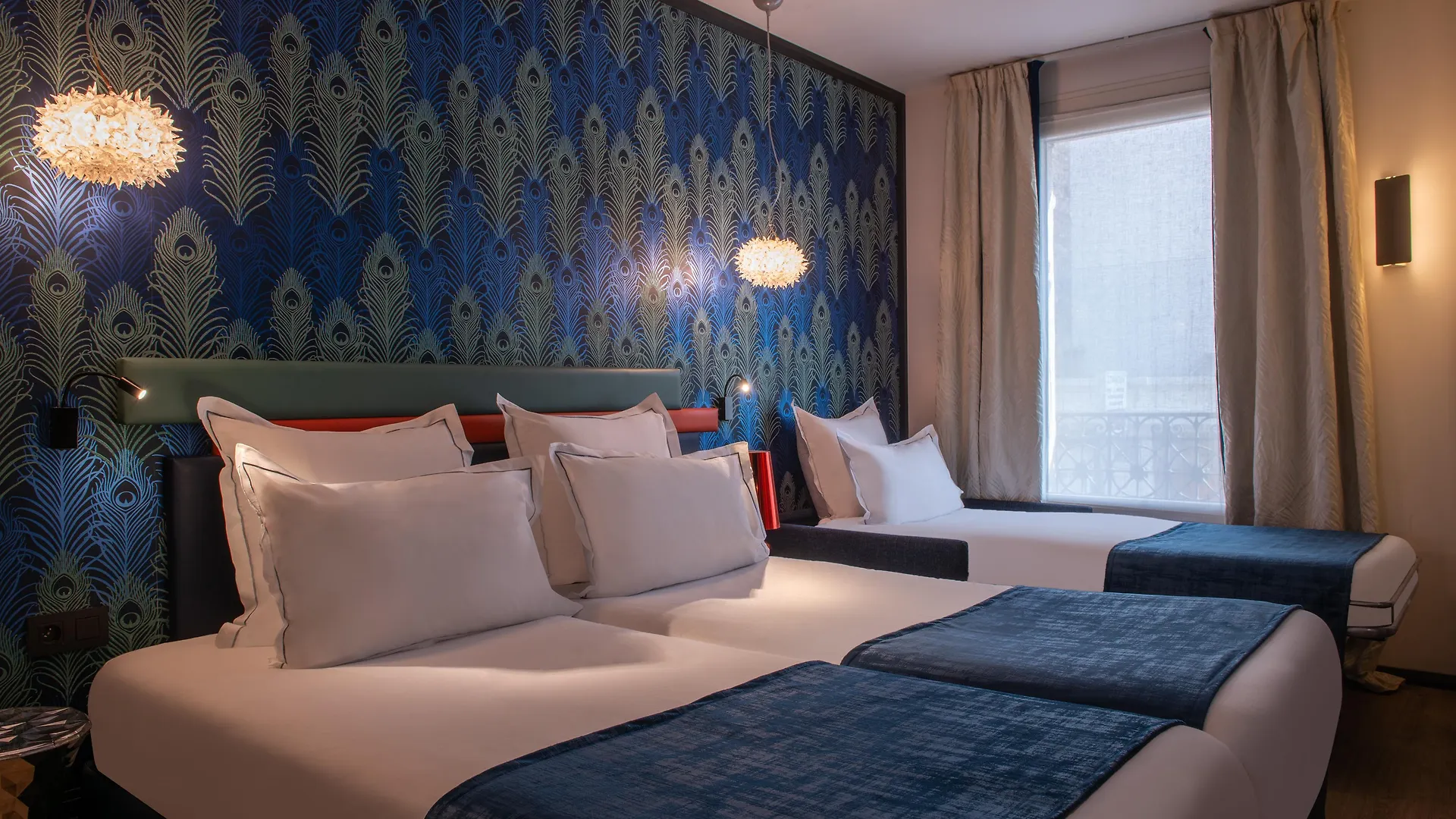 Yllen Eiffel Hotel