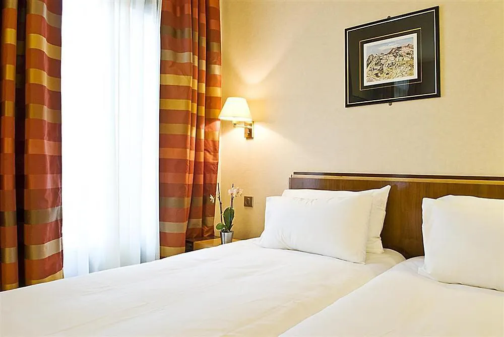 Yllen Eiffel Hotel